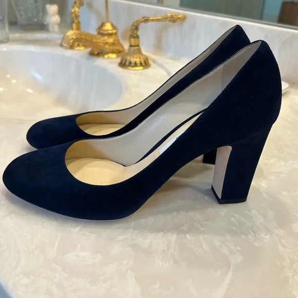 Jimmy Choo Navy Suede Chunky Heel Pumps, Like New, Sz 39 1/2 - Picture 2 of 13